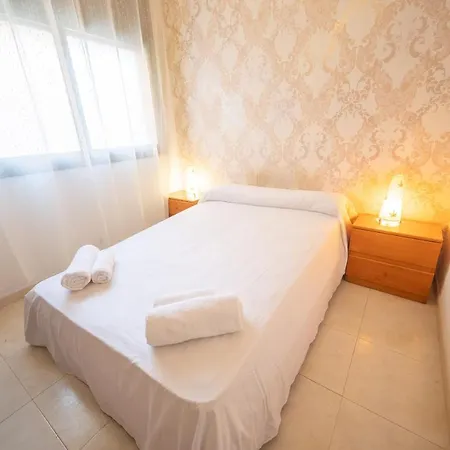 Homeholidaysrentals Milos - Costa Barcelona Pineda de Mar