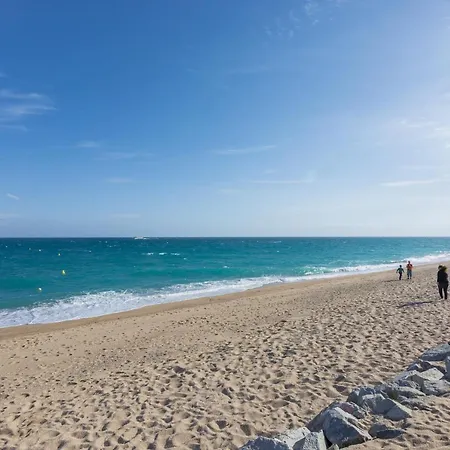 Homeholidaysrentals Milos - Costa Barcelona Pineda de Mar